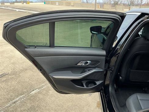 Used 2020 BMW 330i Sedan w/ Convenience Package image 28