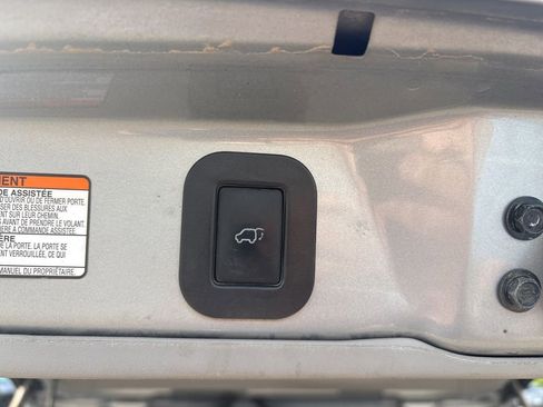 Used 2015 Toyota Sienna XLE Premium FWD image 43