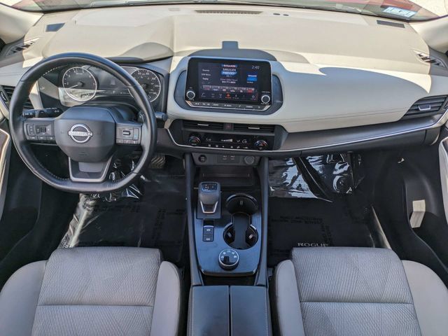 Used 2025 Nissan Rogue SV AWD/4WD image 15