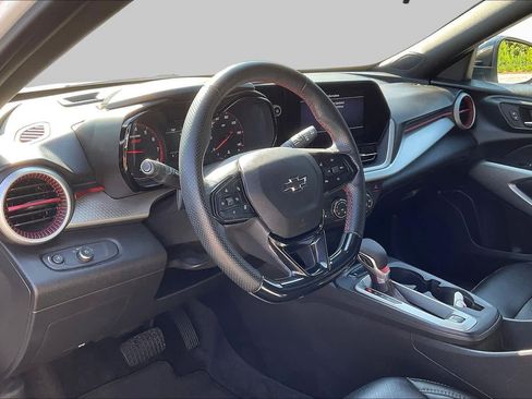 Used 2024 Chevrolet Trax RS w/ Driver Confidence Package FWD image 17