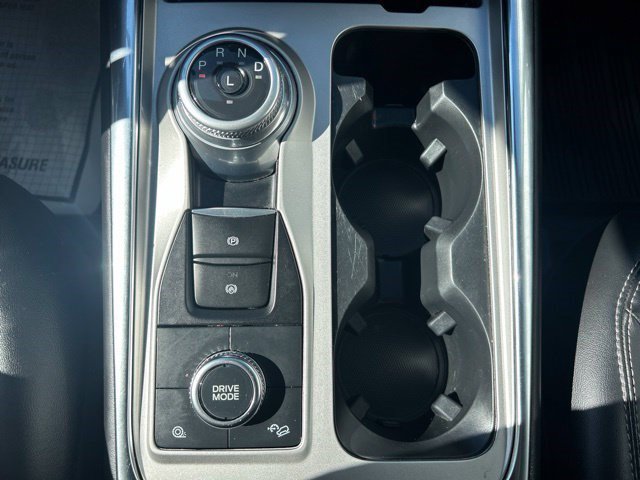Used 2023 Ford Explorer XLT w/ Equipment Group 202A AWD/4WD image 33