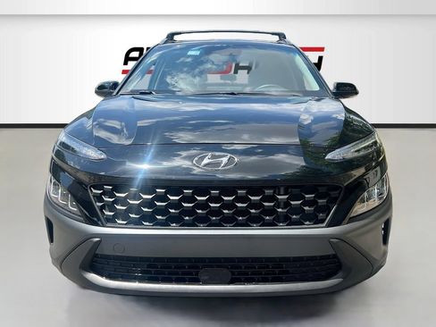 Used 2023 Hyundai Kona Limited FWD image 2