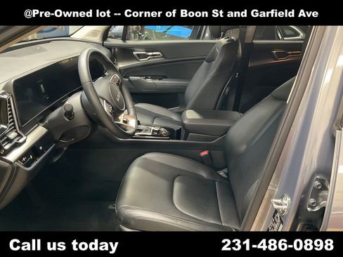 Used 2025 Kia Sportage EX AWD/4WD image 14