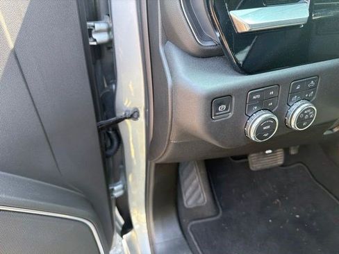 Used 2025 GMC Sierra 3500 SLT w/ SLT Convenience Package AWD/4WD image 12