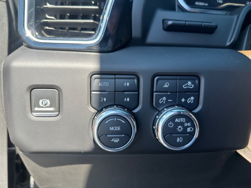 Used 2022 GMC Sierra 1500 Denali Ultimate AWD/4WD image 11