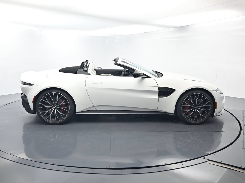 Used 2023 Aston Martin V8 Vantage Roadster RWD image 16