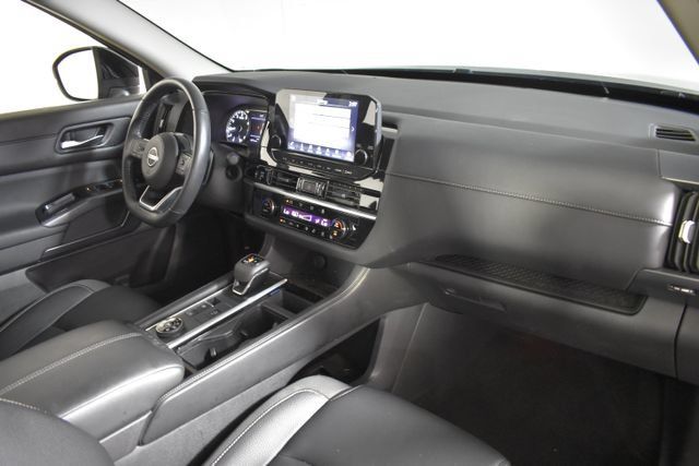 Certified 2025 Nissan Pathfinder SL AWD/4WD image 40