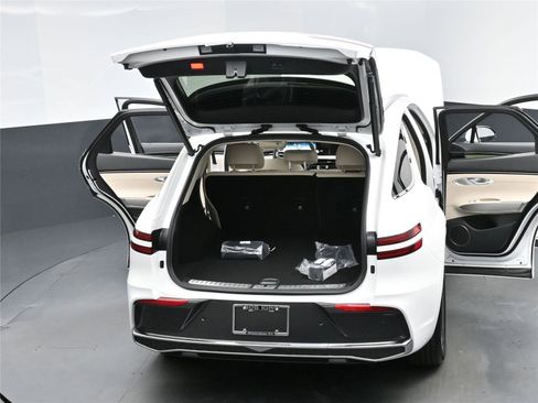 New 2026 Genesis GV70 2.5T Select image 16