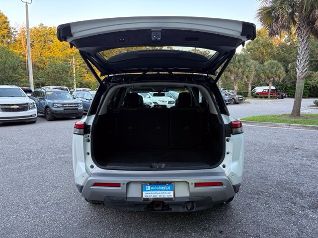Used 2022 Nissan Pathfinder SL w/ SL Premium Package AWD/4WD image 34