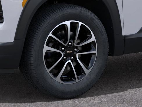 New 2026 Chevrolet TrailBlazer LT w/ LT Cold Weather Package FWD image 9