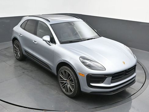 New 2026 Porsche Macan image 22