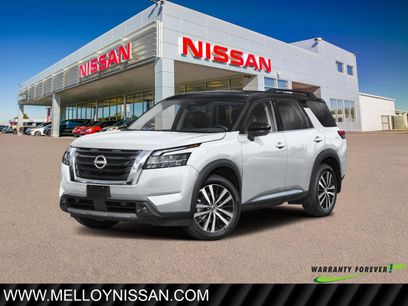 New 2025 Nissan Pathfinder Platinum w/ Black Appearance Package