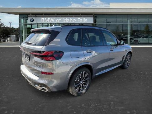 New 2026 BMW X5 xDrive40i w/ M Sport Package AWD/4WD image 2