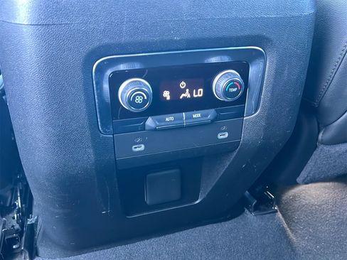 Used 2024 Chevrolet Tahoe LT image 15