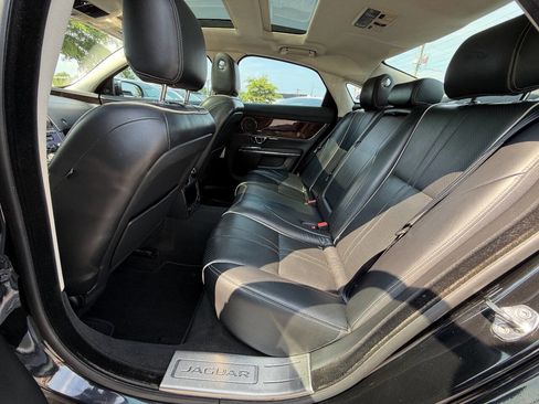 Used 2016 Jaguar XJ R-Sport image 25