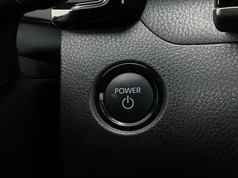 Used 2025 Toyota Camry LE image 27