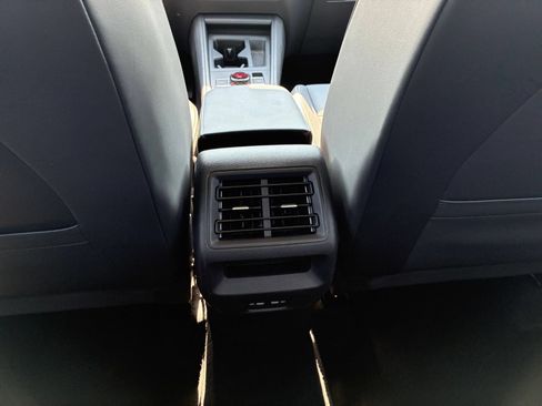 Used 2026 Volkswagen Tiguan SE AWD/4WD image 20