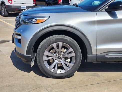 Certified 2024 Ford Explorer XLT w/ Equipment Group 202A AWD/4WD image 9