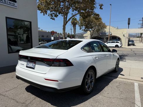 Used 2023 Honda Accord EX image 10