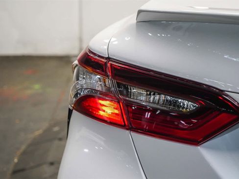 Used 2023 Toyota Camry SE w/ Convenience Package image 11