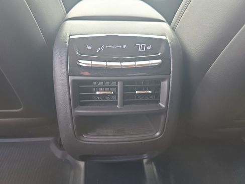 Used 2019 Cadillac XT5 Premium Luxury w/ LPO, Black Ice Package image 17