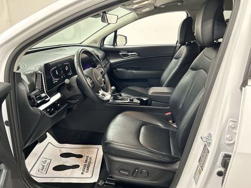 Certified 2023 Kia Sportage EX image 9