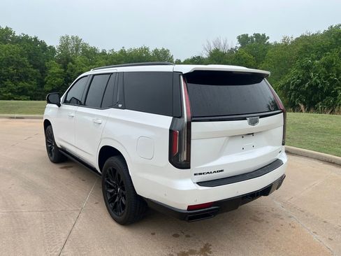 Used 2024 Cadillac Escalade Sport Platinum w/ LPO, ONYX Package AWD/4WD image 3