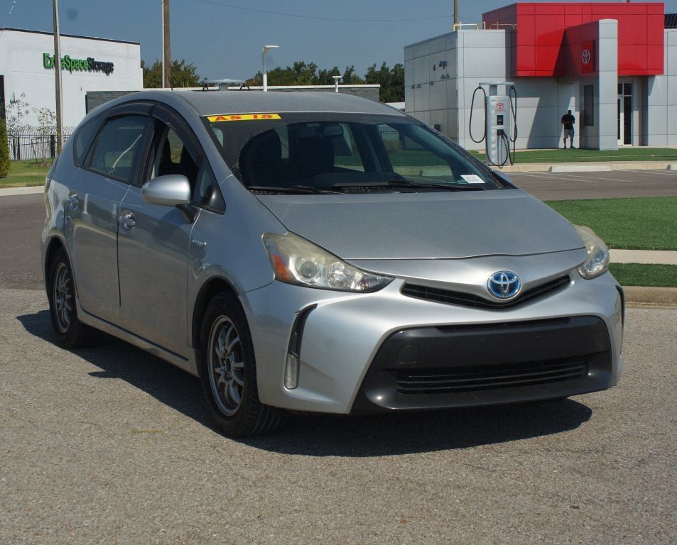Used 2015 Toyota Prius V Three FWD image 2