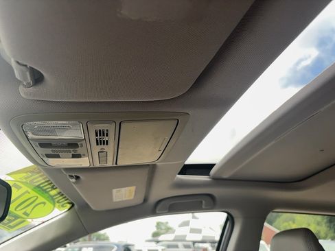 Used 2017 Honda Accord EX-L image 12