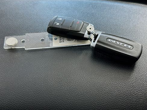 Used 2024 RAM 2500 Tradesman w/ Chrome Appearance Group image 33