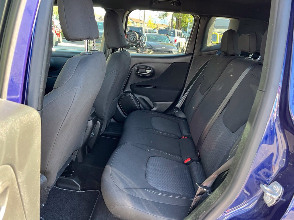 Used 2021 Jeep Renegade Latitude w/ Luxury Group II AWD/4WD image 22