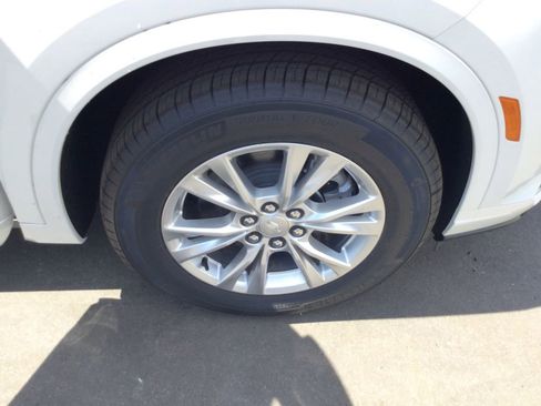 New 2025 Cadillac XT6 Luxury image 24