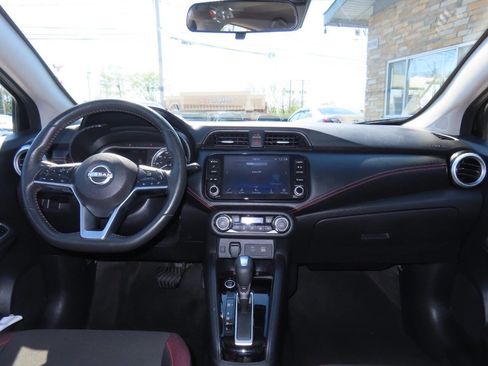 Used 2024 Nissan Versa SR FWD image 43