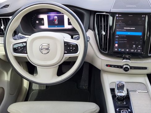 Used 2023 Volvo XC60 B5 Ultimate w/ Climate Package FWD image 26