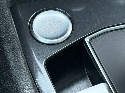 Used 2021 Volkswagen Tiguan SE R-Line image 44