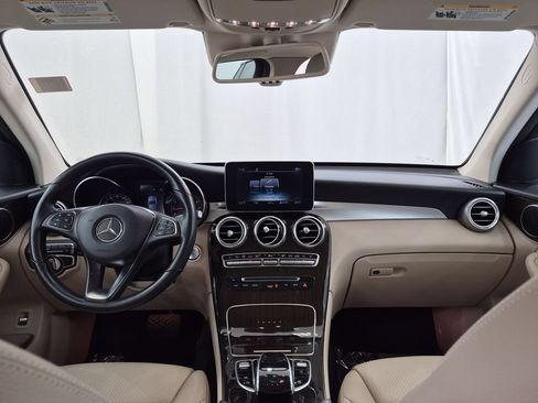 Used 2019 Mercedes-Benz GLC 300 4MATIC image 13