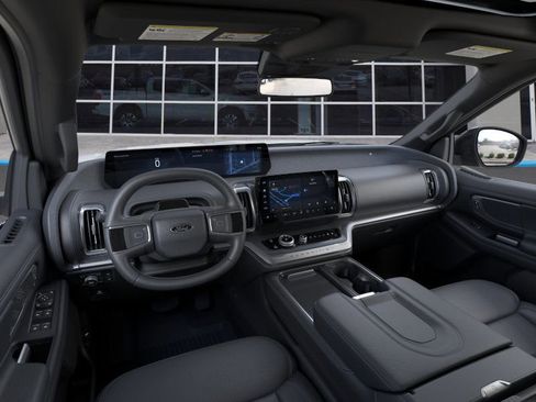 New 2026 Ford Expedition Platinum image 9