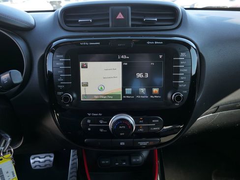 Used 2014 Kia Soul + FWD image 23