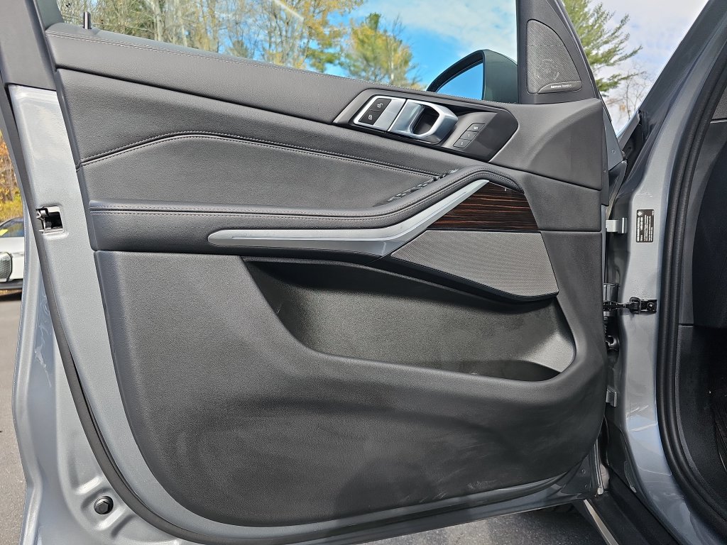 Certified 2024 BMW X5 xDrive40i w/ Premium Package AWD/4WD image 21