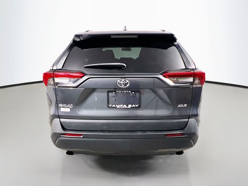 Used 2021 Toyota RAV4 XLE Premium FWD image 6
