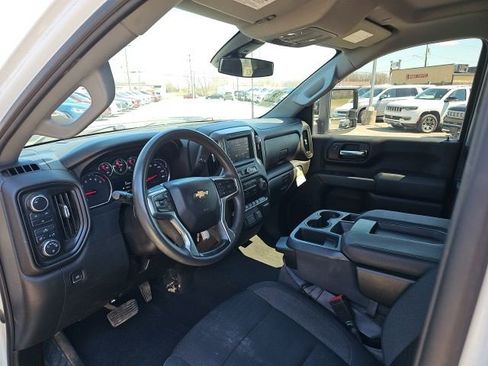 Used 2023 Chevrolet Silverado 2500 Custom w/ Custom Convenience Package AWD/4WD image 12