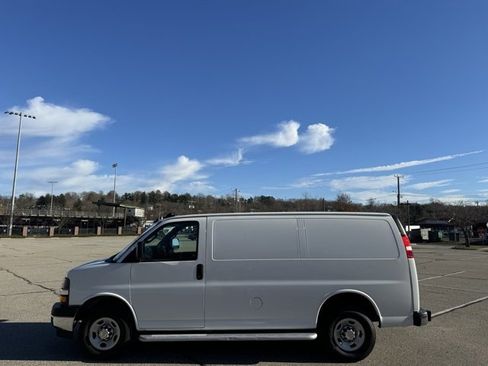 Used 2024 Chevrolet Express 2500 Work Van w/ Driver Convenience Package image 10