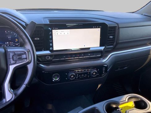 Used 2023 Chevrolet Silverado 1500 LT AWD/4WD image 7