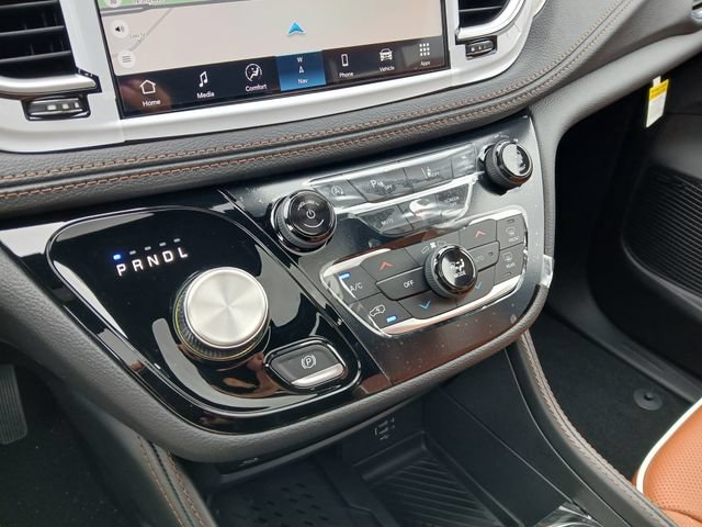 New 2026 Chrysler Pacifica Pinnacle AWD/4WD image 25