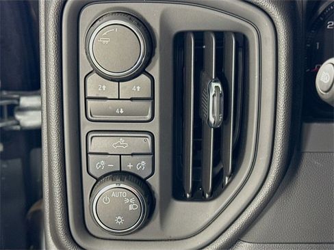 Used 2025 Chevrolet Silverado 2500 Custom w/ Custom Convenience Package image 10