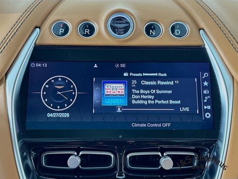 Used 2022 Aston Martin DBX AWD/4WD image 17