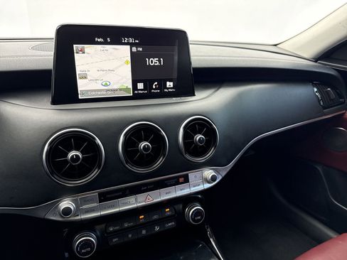 Used 2018 Kia Stinger Premium image 17