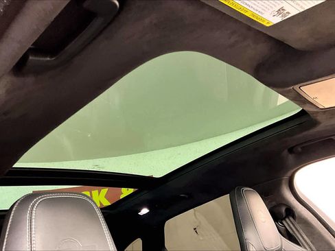 Used 2020 Jaguar F-PACE SVR image 13