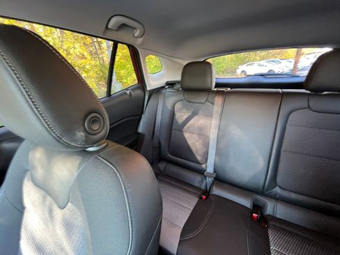 Used 2025 Chevrolet Trax LT image 35