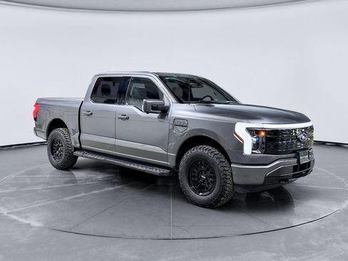 Used 2023 Ford F150 Lightning Platinum AWD/4WD image 4